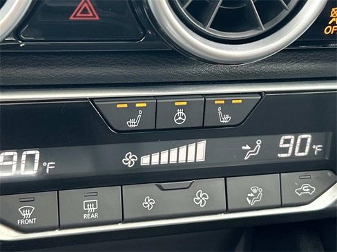 Used 2025 Nissan Sentra SR w/ SR Premium Package image 27