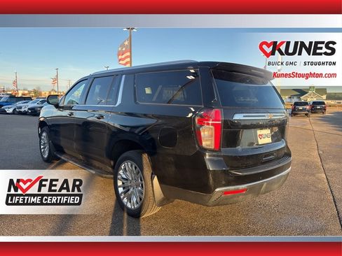 Used 2024 Chevrolet Suburban Premier image 9