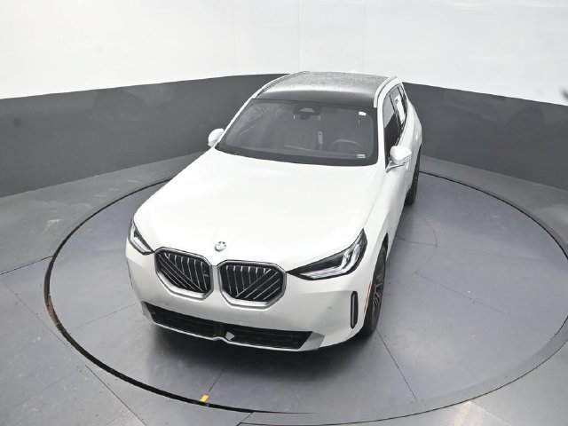 Used 2025 BMW X3 xDrive30i w/ Premium Package AWD/4WD image 13