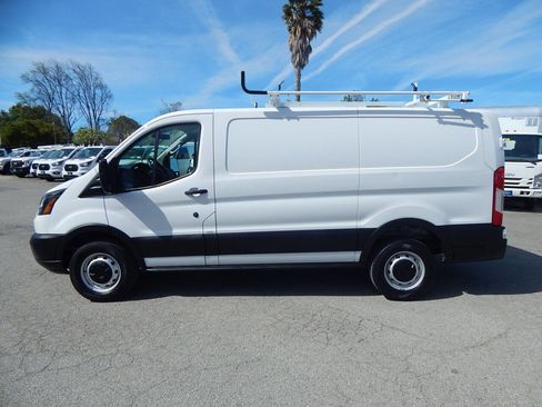 Used 2019 Ford Transit 250 130 Low Roof image 5