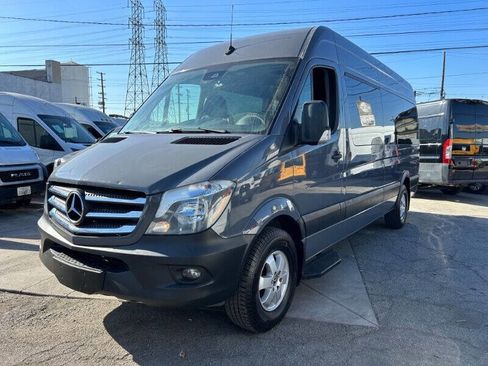 Used 2018 Mercedes-Benz Sprinter 2500 image 3