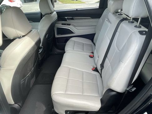 Used 2020 Kia Telluride EX image 11
