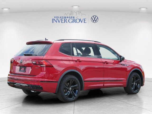Certified 2024 Volkswagen Tiguan SE R-Line AWD/4WD image 7