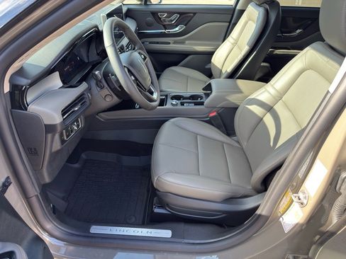 New 2026 Lincoln Corsair Premiere image 4