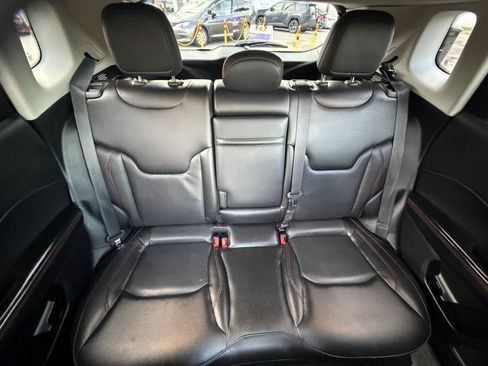 Used 2018 Jeep Compass Trailhawk w/ Leather Interior Group AWD/4WD image 14