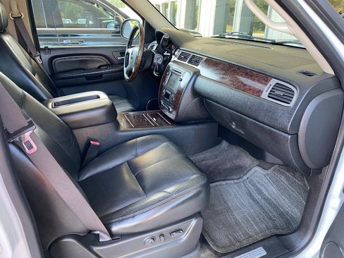 Used 2008 GMC Yukon Denali AWD/4WD image 16