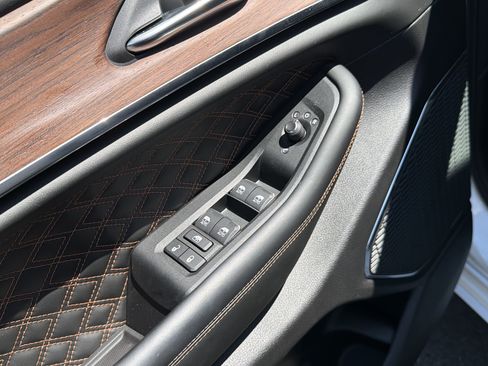 Used 2025 Jeep Grand Cherokee Summit w/ Obsidian Package AWD/4WD image 15