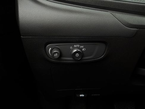 Used 2025 Buick Encore GX Preferred FWD image 20