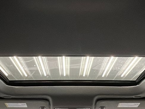 Used 2023 GMC Sierra 1500 SLT image 35