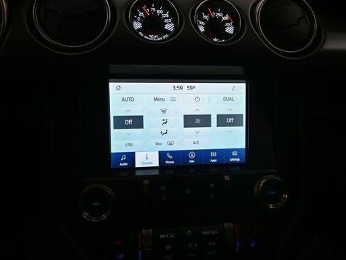 Used 2022 Ford Mustang Shelby GT500 w/ Technology Package image 19