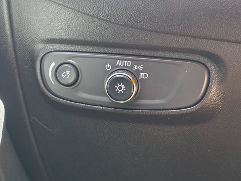 Used 2019 Chevrolet Equinox LT AWD/4WD image 50