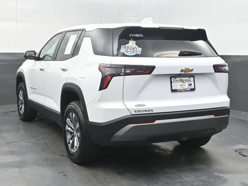 Used 2025 Chevrolet Equinox LT FWD image 8