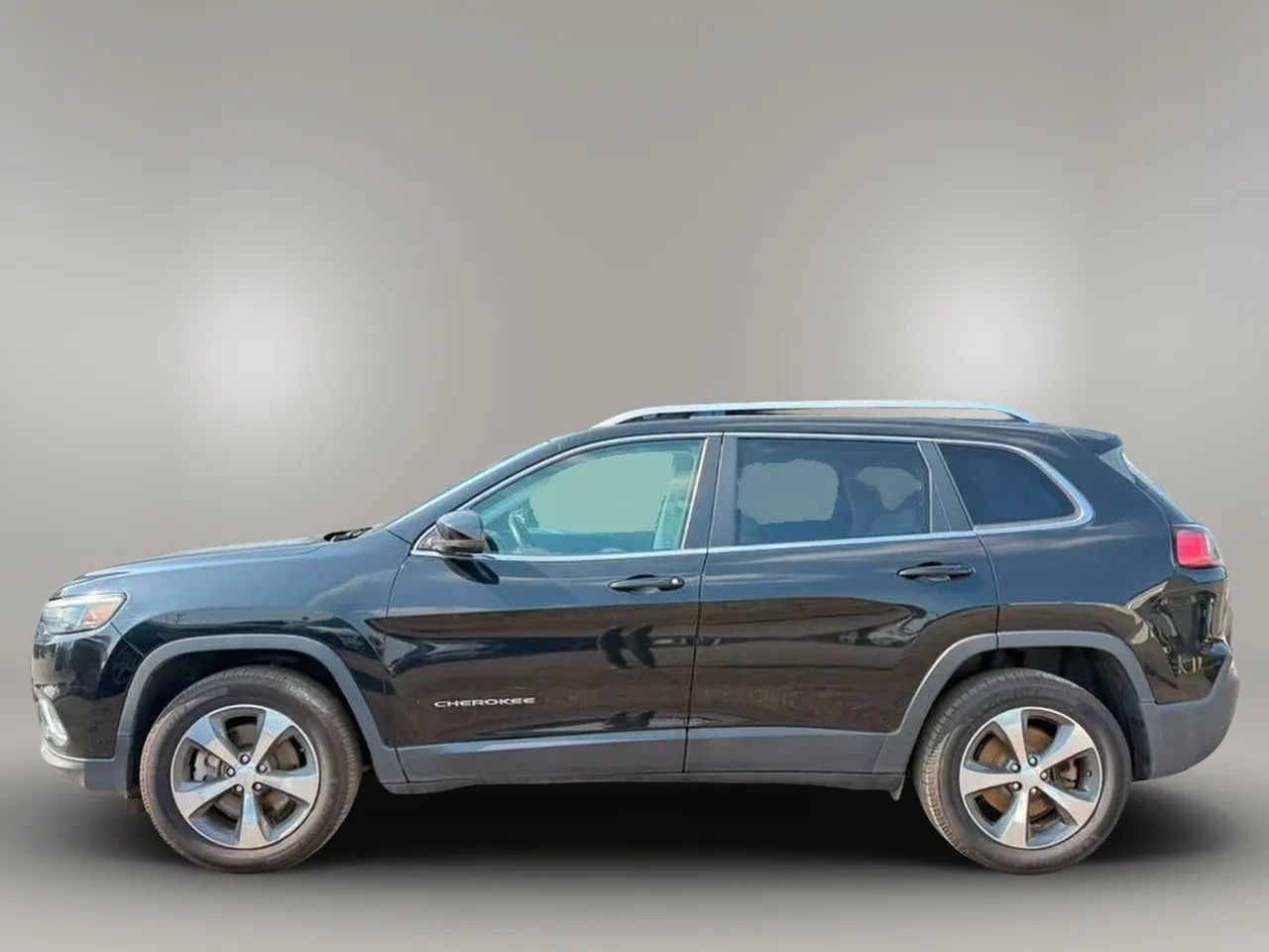 Used 2019 Jeep Cherokee Limited w/ Luxury Group AWD/4WD image 5