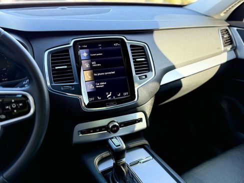 Used 2018 Volvo XC90 T6 Momentum w/ Convenience Package image 19