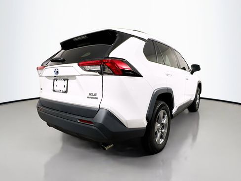 Used 2022 Toyota RAV4 XLE image 4
