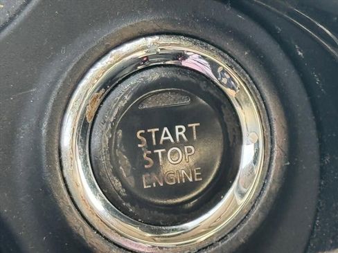 Used 2020 Mitsubishi Outlander SE image 21