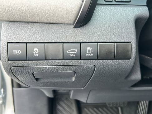 Used 2022 Toyota Camry LE FWD image 13