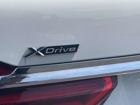 Used 2019 BMW 750i xDrive w/ Executive Package AWD/4WD image 17