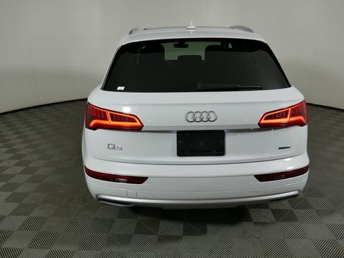 Used 2019 Audi Q5 2.0T Premium w/ Convenience Package image 4