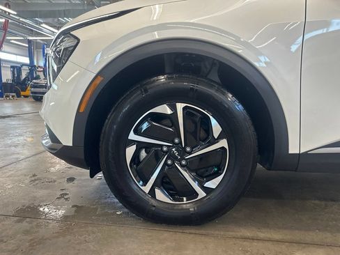 Certified 2023 Kia Sportage LX AWD/4WD image 29