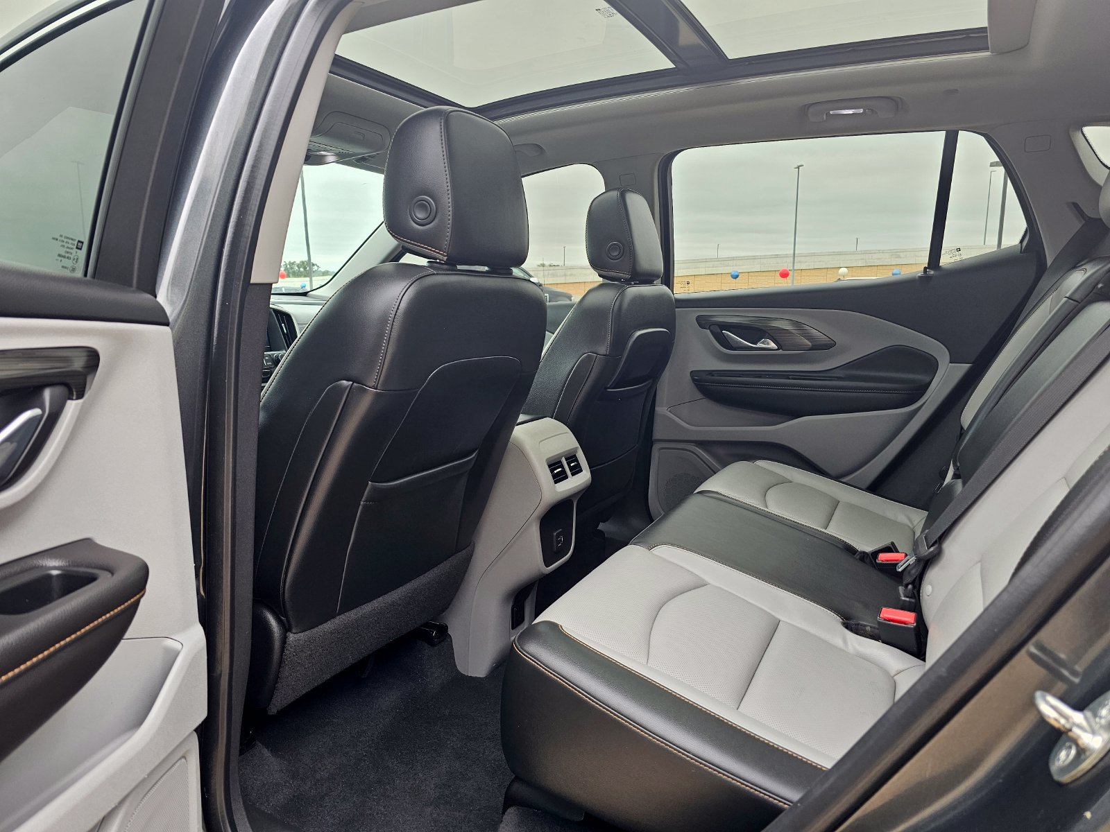 Used 2019 GMC Terrain SLT w/ Infotainment Package II AWD/4WD image 32