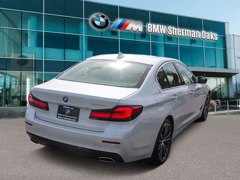 Certified 2023 BMW 530e w/ Convenience Package image 4