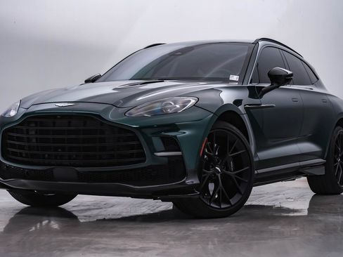 Used 2025 Aston Martin DBX 707 image 1