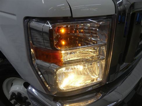 Used 2021 Ford E-350 and Econoline 350 Super Duty w/ Power Windows & Locks Group image 10