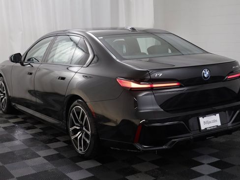 New 2026 BMW i7 xDrive60 w/ Executive Package image 17