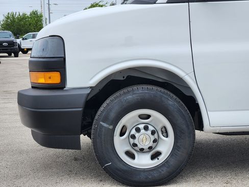 New 2026 Chevrolet Express 2500 Extended w/ Driver Convenience Package RWD image 7