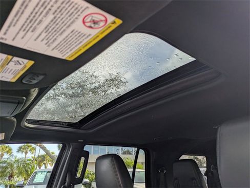 Used 2015 Lincoln Navigator 4WD image 21