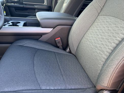 New 2026 RAM 2500 Big Horn AWD/4WD image 13