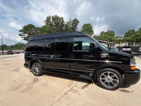 Used 2015 Chevrolet Express 2500 RWD image 3