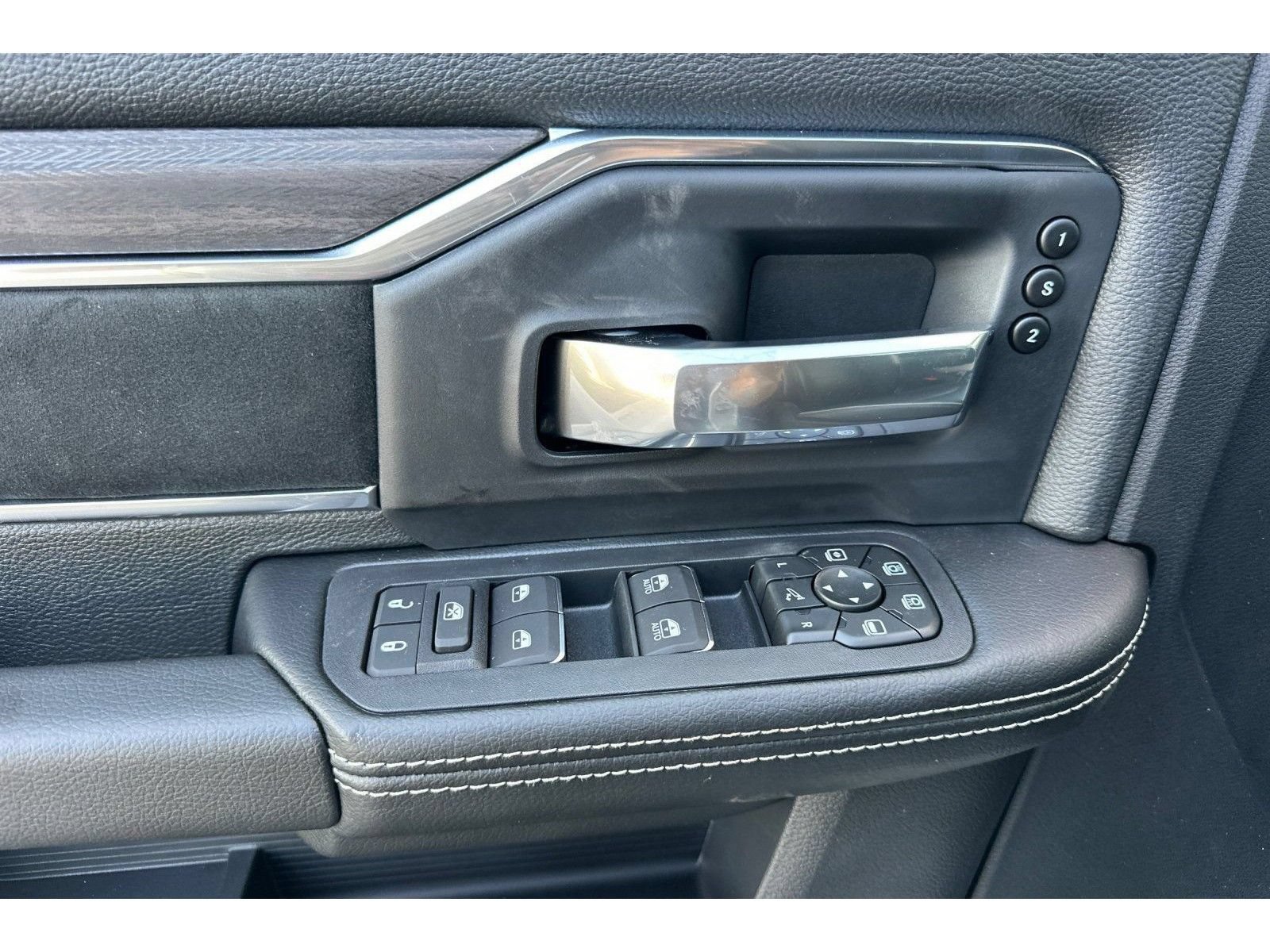 New 2026 RAM 3500 Laramie AWD/4WD image 12