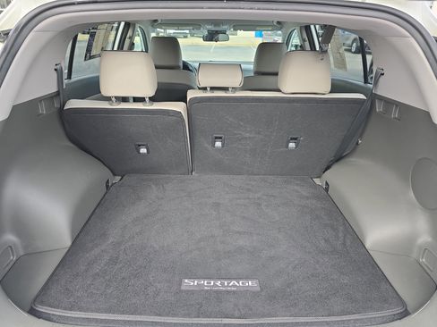 Used 2017 Kia Sportage EX image 12