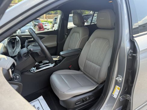 Used 2024 Buick Envista Avenir image 11