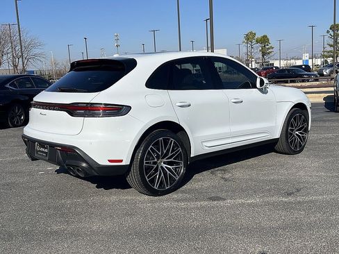 Used 2022 Porsche Macan image 3