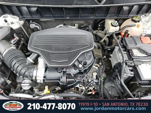 Used 2018 Cadillac XT5 Platinum image 32