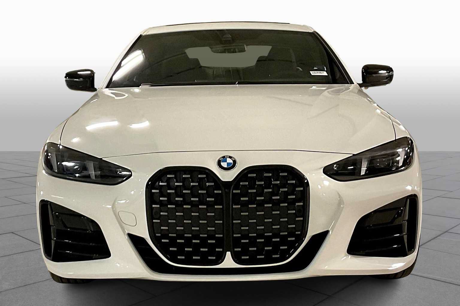 Used 2026 BMW 430i Coupe w/ M Sport Package RWD image 3
