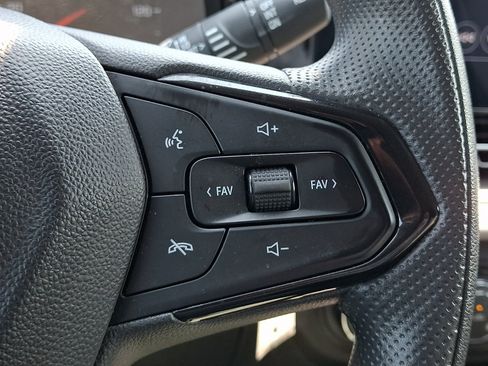 Used 2024 Chevrolet Trax LS w/ LS Convenience Package FWD image 23