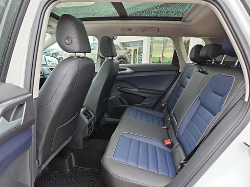 New 2026 Volkswagen Taos SEL image 9