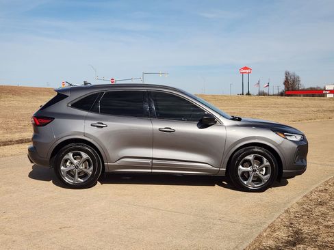 Used 2023 Ford Escape ST-Line w/ Tech Pack #1 image 7