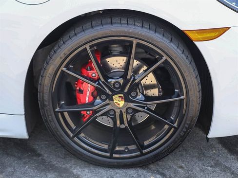 Used 2018 Porsche 718 Cayman S RWD image 11