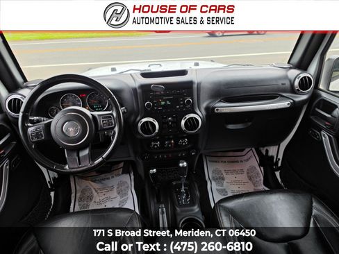 Used 2016 Jeep Wrangler Unlimited Sahara w/ Dual Top Group AWD/4WD image 19