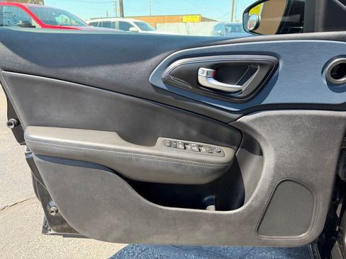 Used 2016 Chrysler 200 S w/ Comfort Group FWD image 36