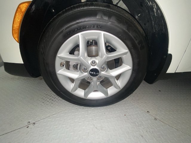Used 2023 Kia Soul LX w/ LX Technology Package FWD image 10