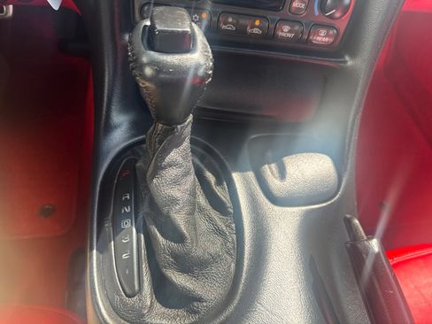 Used 2002 Chevrolet Corvette Convertible w/ Preferred Equipment Group2 RWD image 21