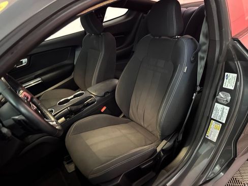 Used 2019 Ford Mustang Coupe RWD image 17