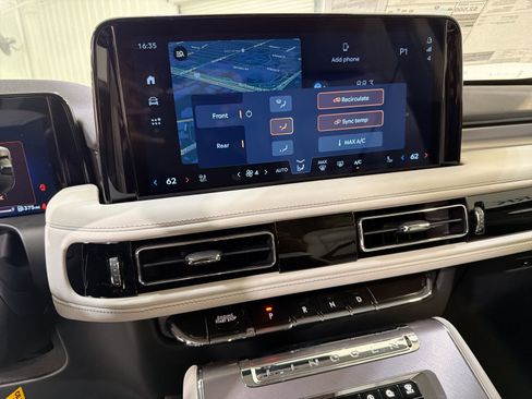 New 2026 Lincoln Aviator AWD image 20