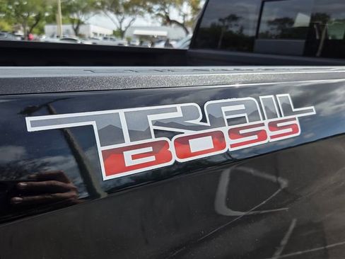 Used 2025 Chevrolet Silverado 1500 LT Trail Boss w/ Convenience Package II AWD/4WD image 22